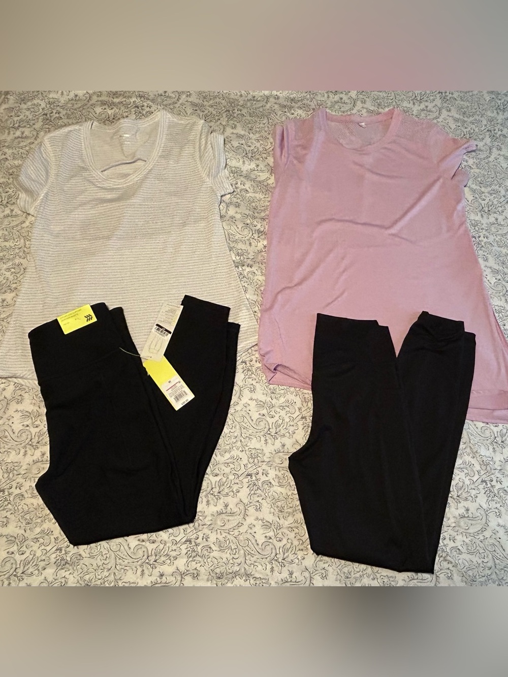 ✨ 4-Piece Activewear Bundle - Tops & Leggings (Size Medium / M) ✨
